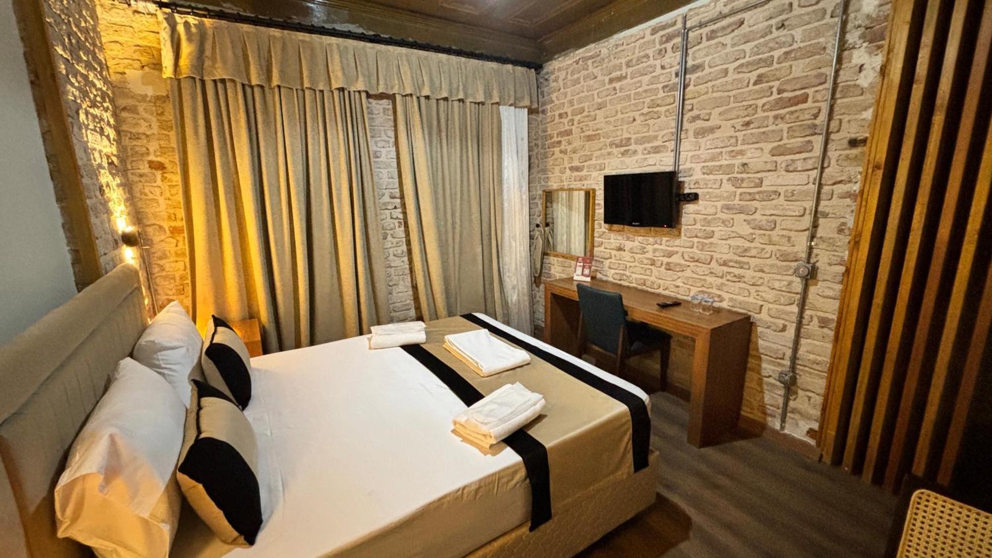 Besiktas Guest House Istanbul Bagian luar foto