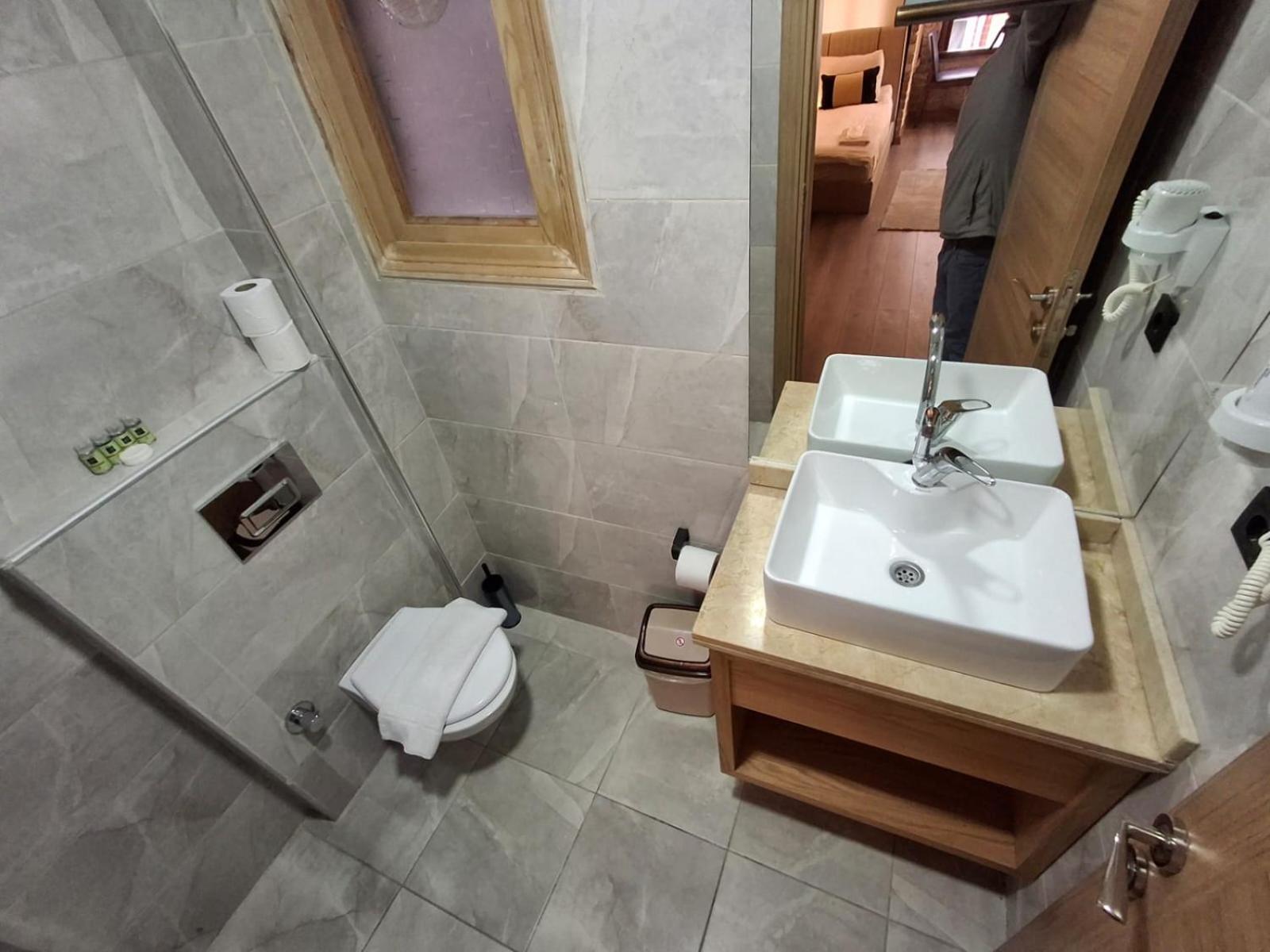 Besiktas Guest House Istanbul Bagian luar foto