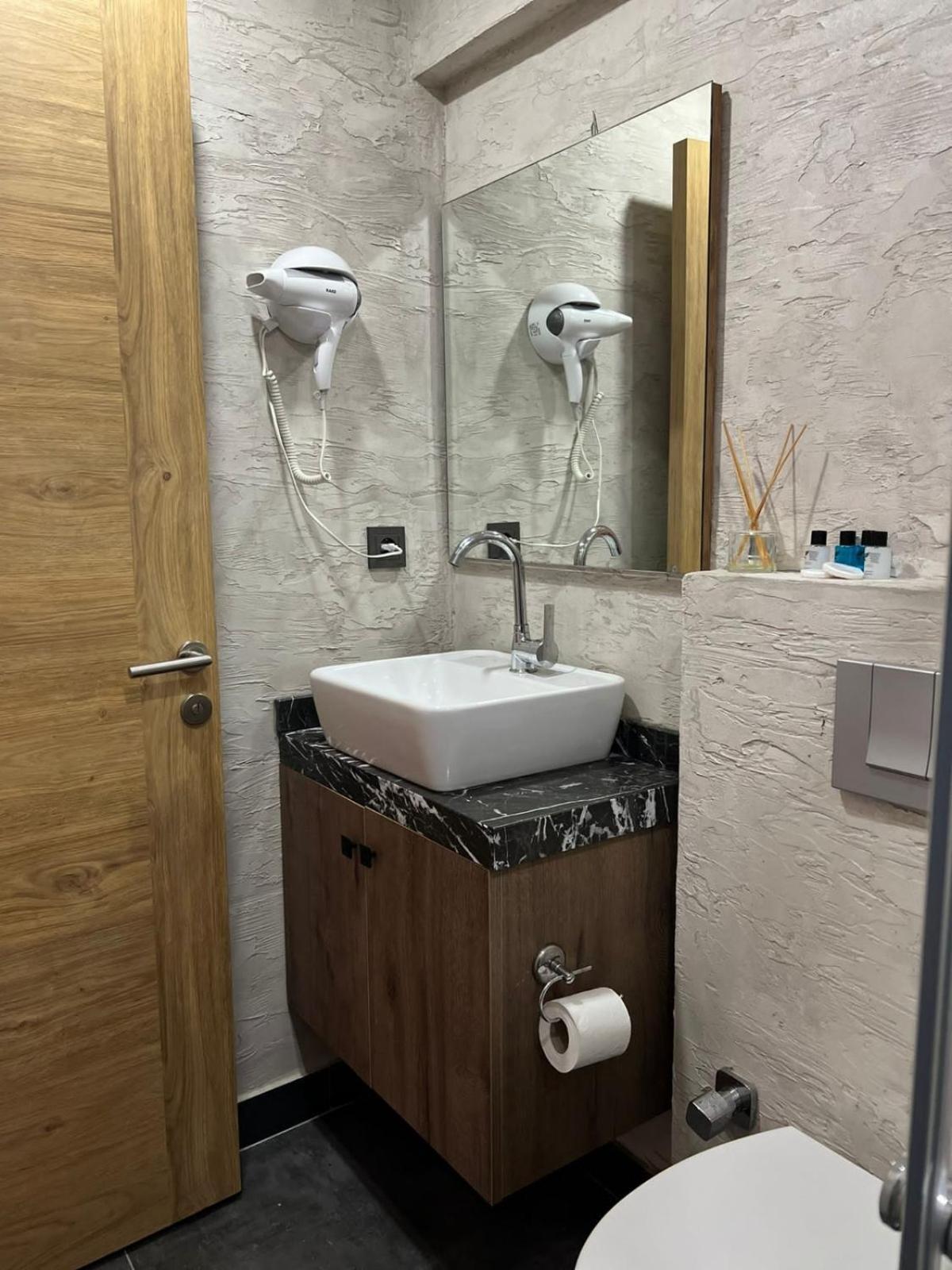 Besiktas Guest House Istanbul Bagian luar foto